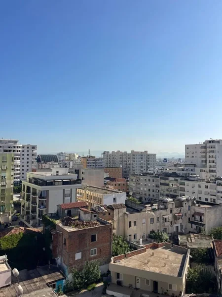 Durres, jepet me qera apartament 2+1+Ballkon , 105 m² 650 € (durres)