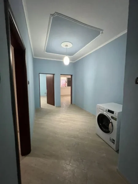 Durres, jepet me qera apartament 2+1 Kati 5, 95 m² 300 € (durres)