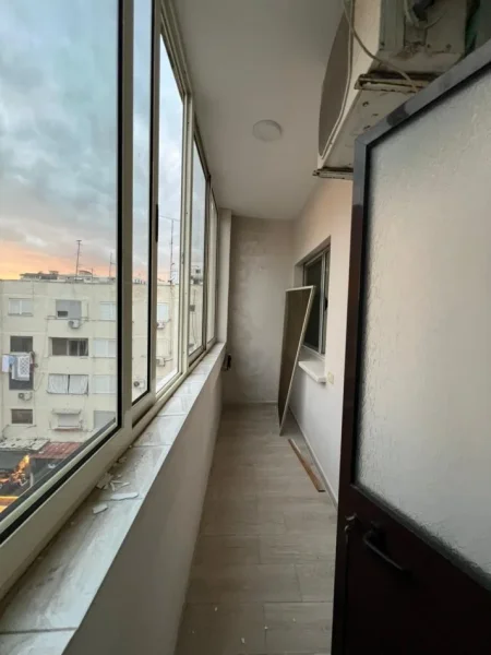 Durres, jepet me qera apartament 2+1 Kati 5, 95 m² 300 € (durres)