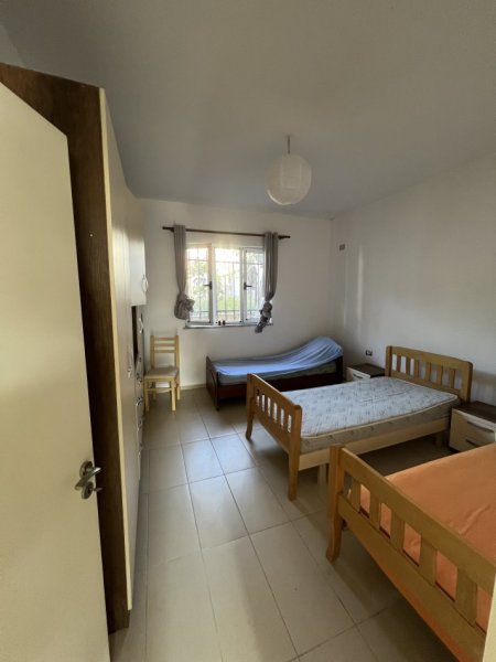 Tirane, jepet me qera shtepi 1+1 Kati 1, 45 m² 250 € (Perballe UET Porcelan)