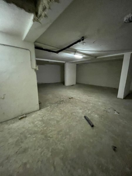 Tirane, shitet magazine Kati -1, 208 m² 150.000 € (rruga bardhyl)