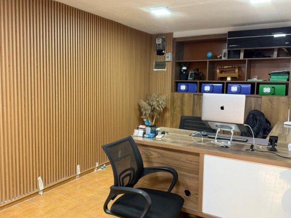 Tirane, jepet me qera zyre Kati 0, 20 m² 350 € (rruga e durresit)