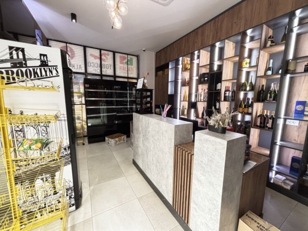 Tirane, jepet me qera ambjent biznesi Kati 0, 510 € 