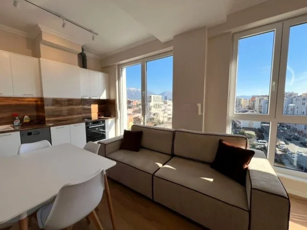 Tirane, jepet me qera apartament 1+1 Kati 7, 69 m² 700 € (komuna e parisit)