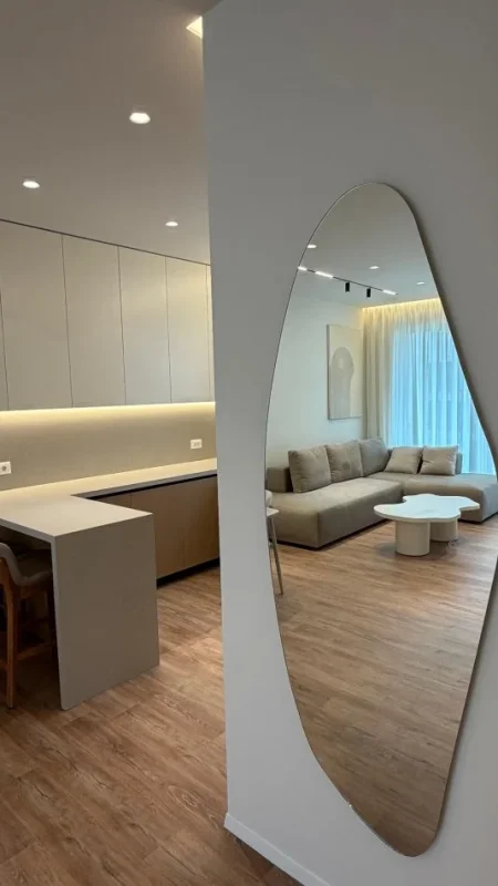 Tirane, jepet me qera 2+1 , 120 m² 1.800 € 