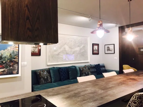 Tirane, jepet me qera apartament 2+1 Kati 5, 100 m² 600 € (21 Dhjetori.)