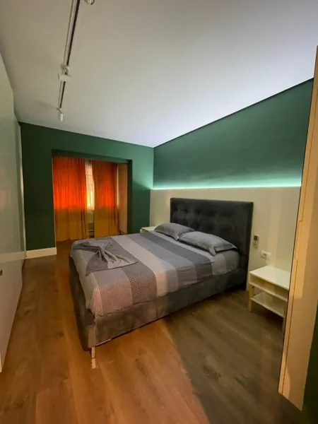 Tirane, jepet me qera apartament 2+1 Kati 5, 100 m² 600 € (21 Dhjetori.)