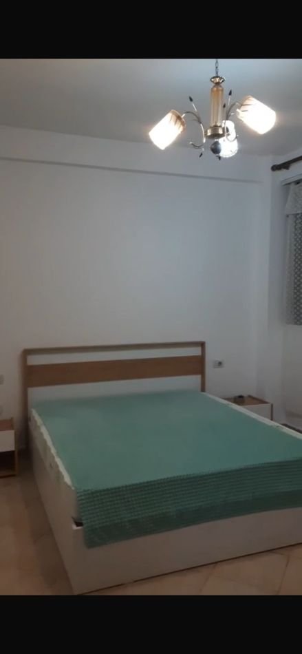 Tirane, jepet me qera apartament 1+1+Ballkon Kati 8, 58 m² 450 € (RRUGA PJETER BUDI)