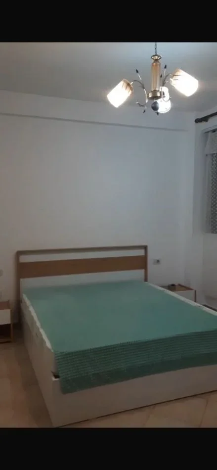 Tirane, jepet me qera apartament 1+1+Ballkon Kati 8, 58 m² 450 € (RRUGA PJETER BUDI)