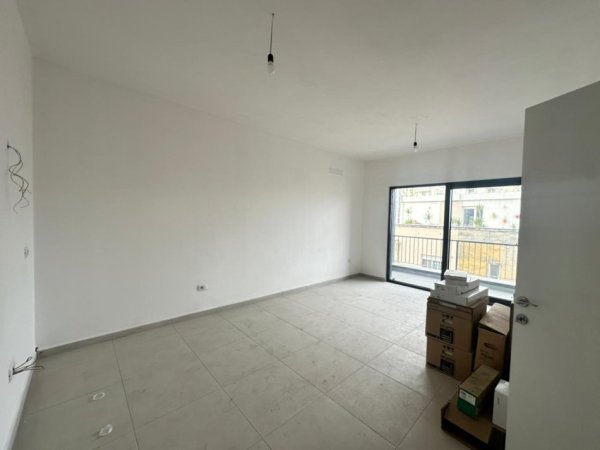 Tirane, shitet apartament 2+1 Kati 3, 103 m² 293.000 € (Rruga e Barrikadave)