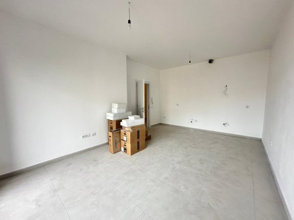 Tirane, shitet apartament 2+1 Kati 3, 103 m² 293.000 € (Rruga e Barrikadave)