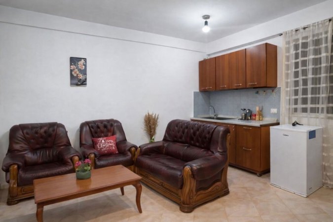 Tirane, jepet me qera apartament 1+1 Kati 8, 58 m² 460 € (Rruga Pjeter Budi)