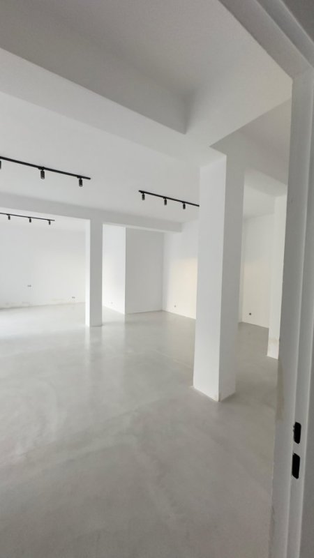 Tirane, jepet me qera ambjent biznesi Kati 0, 100 m² 800 € 