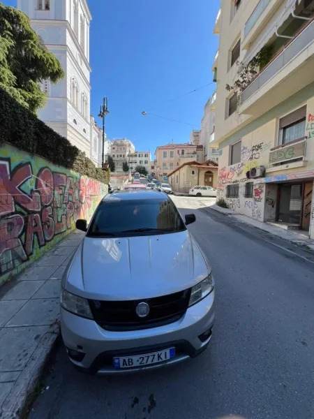 Berat, shes makine Fiat freemont Nafte, gri metalizato manuale Kondicioner 350.000 km 4.000 €