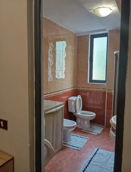 🏠 JEPET ME QERA APARTAMENTI 1+1 TEK RRUGA E ELBASANIT , SUPER VENDODHJE 500 €