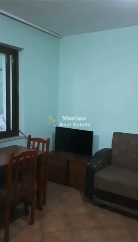 Tirane, jepet me qera apartament 1+1 Kati 3, 53 m² 450 € (Rruga e Kavajes)