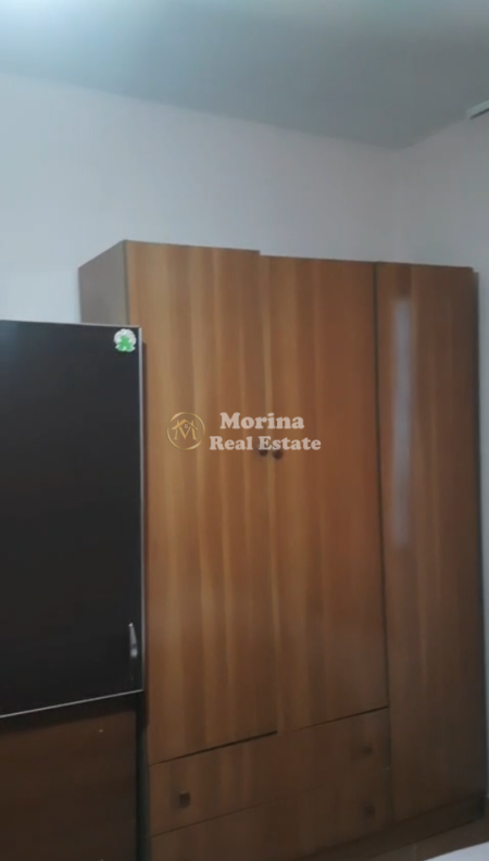 Tirane, jepet me qera apartament 1+1 Kati 3, 53 m² 450 € (Rruga e Kavajes)