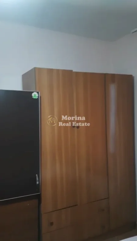 Tirane, jepet me qera apartament 1+1 Kati 3, 53 m² 450 € (Rruga e Kavajes)