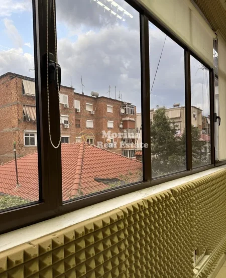 Tirane, jepet me qera ambjent biznesi Kati 2, 350 m² 3.000 € (Qytet Studenti)