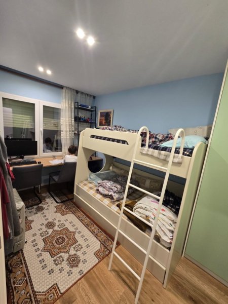 Tirane, jepet me qera apartament 3+1 , 800 € (Dervish Hekali)