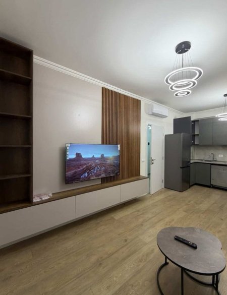 Tirane, jepet me qera apartament 1+1+Aneks+Ballkon Kati 7, 75 m² 800 € 