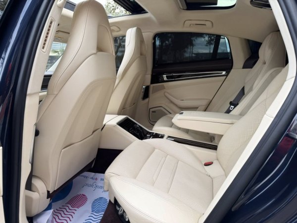 Fier, shes makine PORSCHE PANAMERA GTS-4.0 BENZIN-2019-SUPER FULL OPTIONS Benzin, blu e errët automatik Kondicioner 110.000 km