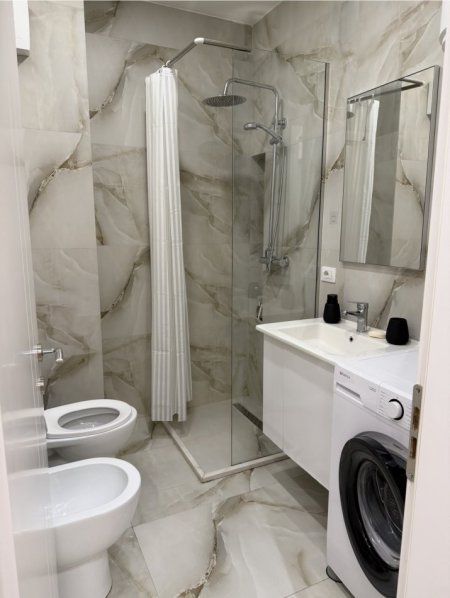 Tirane, jepet me qera apartament Kati 4, 64 m² 550 € 