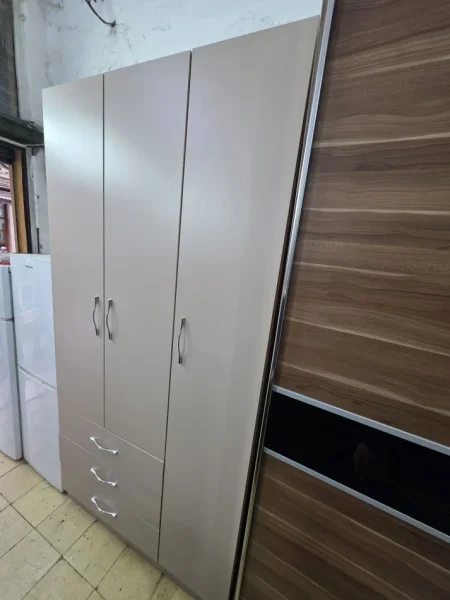 Tirane, BLEJM MOBILJE TE PERDORURA 0683312510 100 €