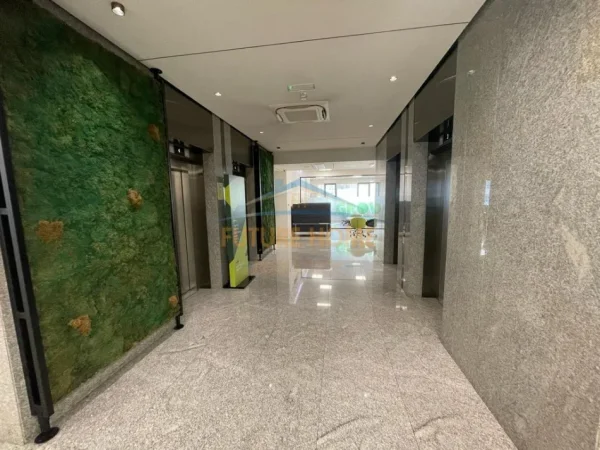 Tirane, jepet me qera zyre Kati 1, 972 m² 17.000 € (KOMPLEKSI DELIJORGJI)