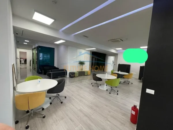 Tirane, jepet me qera zyre Kati 1, 972 m² 17.000 € (KOMPLEKSI DELIJORGJI)
