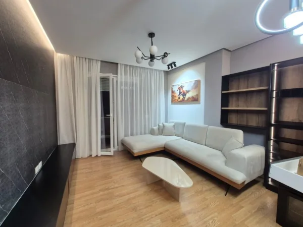 Tirane, jepet me qera apartament 2+1 Kati 3, 90 m² 1.200 € 