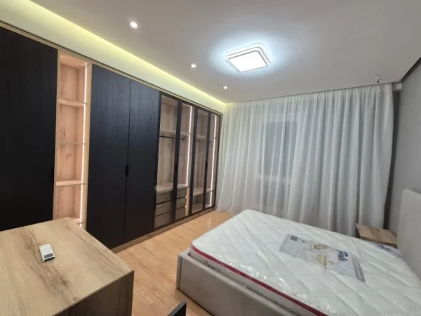 Tirane, jepet me qera apartament 2+1 Kati 3, 90 m² 1.200 € 