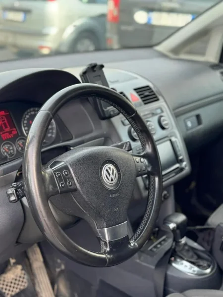 Tirane, shes makine SHITET TOURANI AUTOMAT Nafte, gri e erret automatik Kondicioner 330.000 km 5.500 €