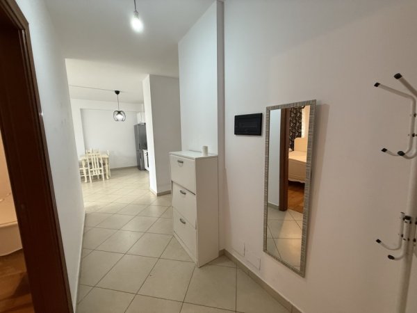 Tirane, jepet me qera apartament 2+1+Ballkon Kati 1, 90 m² 550 € (Rruga Skender Shtylla)