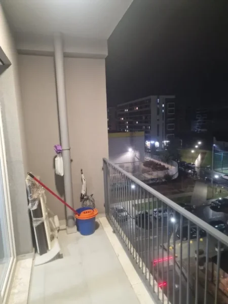 Tirane, jepet me qera apartament 1+1+post parkimi Kati 5, 60 m² 400 € (Univers City ,Qtu)