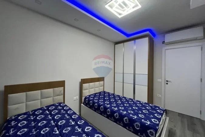 Tirane, jepet me qera apartament 2+1+Ballkon , 130 m² 1.700 € (Mine Peza)