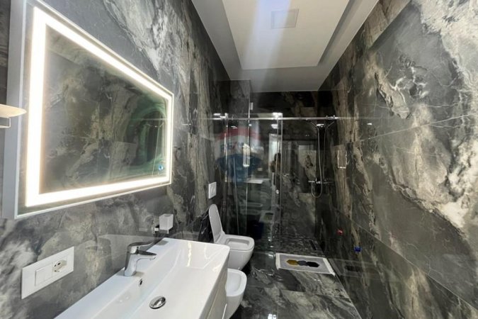 Tirane, jepet me qera apartament 2+1+Ballkon , 130 m² 1.700 € (Mine Peza)