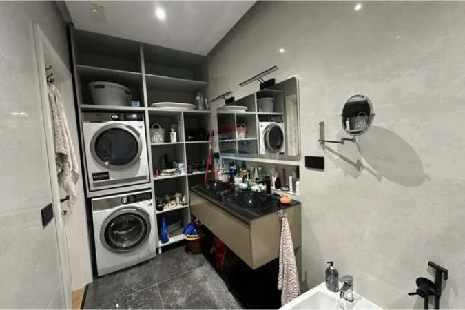 Tirane, jepet me qera apartament 2+1+Ballkon Kati 4, 110 m² 1.500 € (Shallvaret)