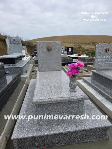 Tirane, shes Punime Varrsh Tirane - Varrezat E Sharres - Granit Gri 190 €