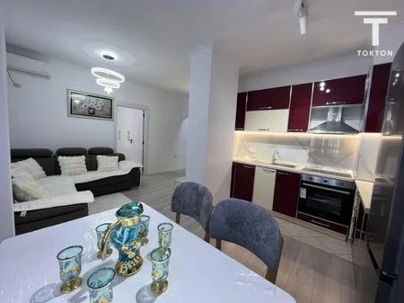 Tirane, shitet apartament 1+1 Kati 5, 55 m² 95.000 € 