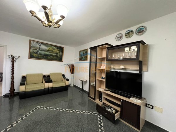 Tirane, jepet me qera apartament 3+1 Kati 6, 120 m² 600 € (Laprake, rruga Gjergj Legisi)