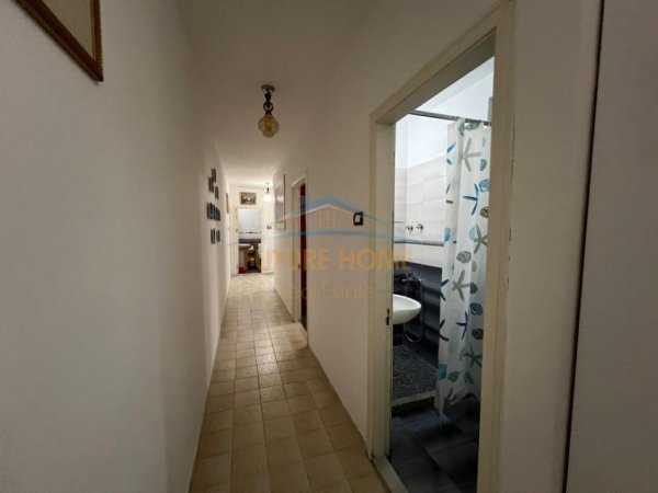 Tirane, jepet me qera apartament 3+1 Kati 6, 120 m² 600 € (Laprake, rruga Gjergj Legisi)