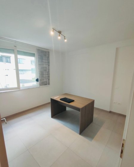 Tirane, jepet me qera apartament 2+1 Kati 4, 77 m² 600 € (MYSLYM SHYRI)