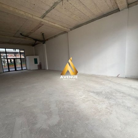 Tirane, jepet me qera ambjent biznesi Kati 0, 130 m² 600 € (rruga teuta)