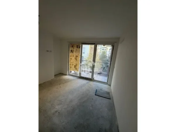 Tirane, jepet me qera apartament 1+1 Kati 1, 48 m² 550 € (PRANË RRUGËS “MYSLYM SHYRI”)