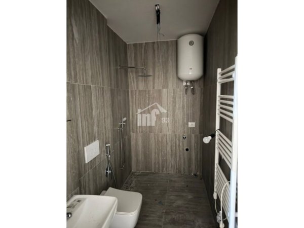 Tirane, jepet me qera apartament 1+1 Kati 1, 48 m² 550 € (PRANË RRUGËS “MYSLYM SHYRI”)