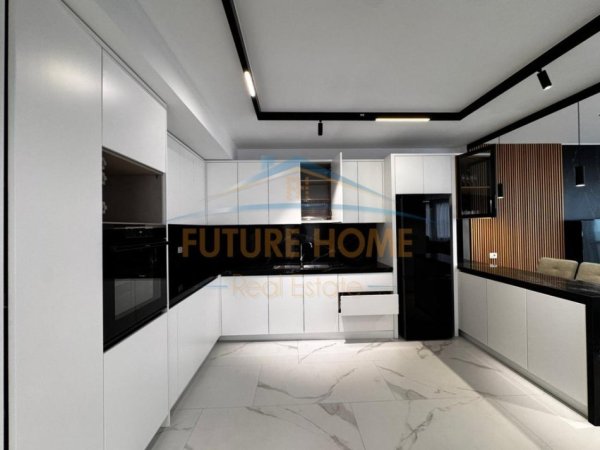 Tirane, shitet apartament 3+1 Kati 6, 260 m² 700.000 € (Voglla)