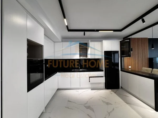 Tirane, shitet apartament 3+1 Kati 6, 260 m² 700.000 € (Voglla)