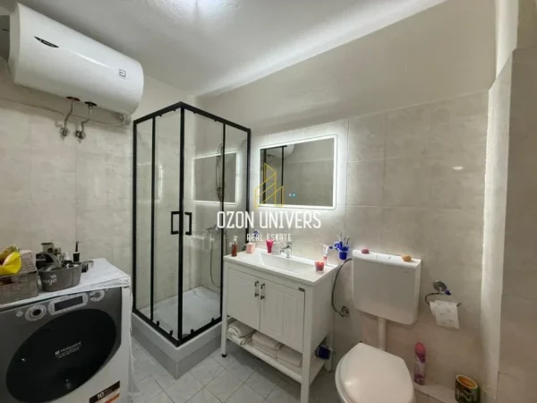 Tirane, shitet apartament 2+1+Ballkon Kati 8, 80 m² 165.000 € (Ish Fusha e Aviacionit)