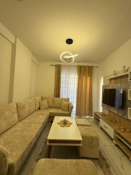 Lezhe, jepet me qera apartament 2+1 Kati 1, 110 m² 550 € (Univers City)